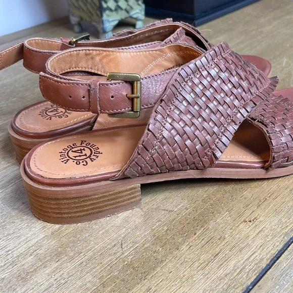 VINTAGE FOUNDRY CO. LEATHER SANDALS - Picture 5 of 9